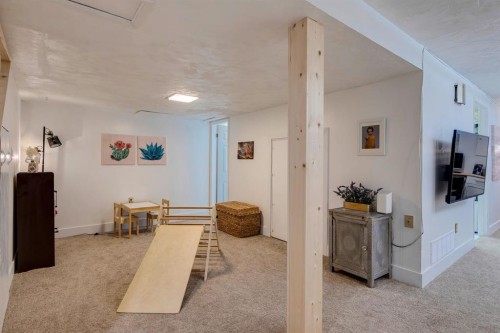 840 Archwood Road Se, Calgary, AB - Indoor