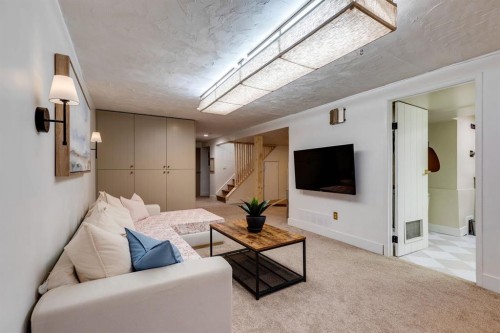 840 Archwood Road Se, Calgary, AB - Indoor