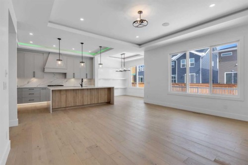 223 Kinniburgh Loop, Chestermere, AB - Indoor Photo Showing Kitchen