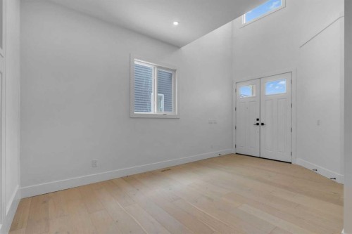 223 Kinniburgh Loop, Chestermere, AB - Indoor Photo Showing Other Room