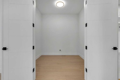 223 Kinniburgh Loop, Chestermere, AB - Indoor Photo Showing Other Room