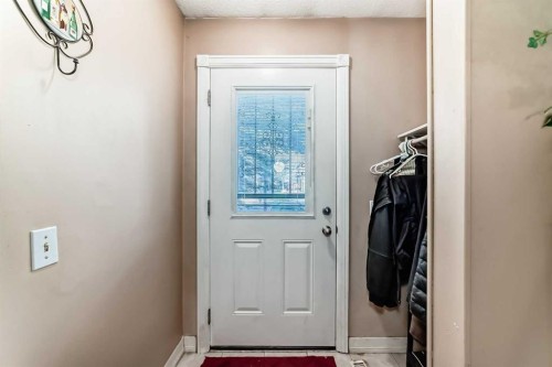 2319 56 Street Ne, Calgary, AB - Indoor Photo Showing Other Room