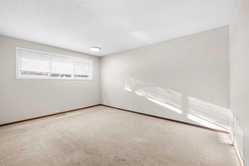 5116 Valiant Place Nw, Calgary, AB - Indoor Photo Showing Other Room