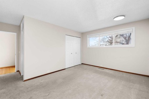 5116 Valiant Place Nw, Calgary, AB - Indoor Photo Showing Other Room