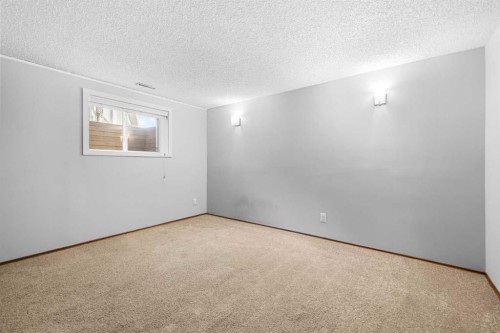 5116 Valiant Place Nw, Calgary, AB - Indoor Photo Showing Other Room