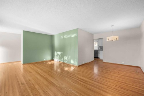 5116 Valiant Place Nw, Calgary, AB - Indoor Photo Showing Other Room