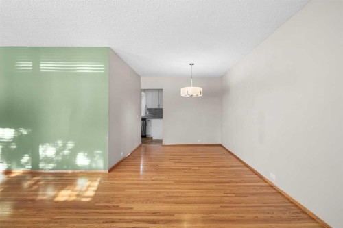 5116 Valiant Place Nw, Calgary, AB - Indoor Photo Showing Other Room