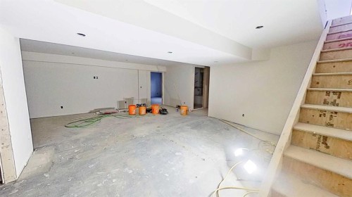 5616 Lodge Crescent Sw, Calgary, AB - Indoor