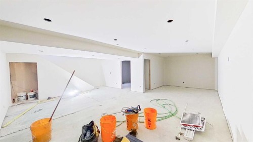 5616 Lodge Crescent Sw, Calgary, AB - Indoor Photo Showing Other Room