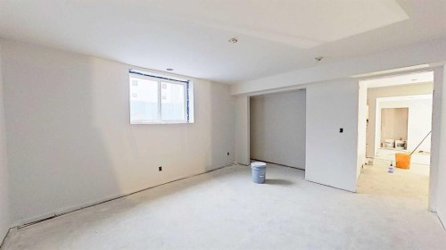 5616 Lodge Crescent Sw, Calgary, AB - Indoor Photo Showing Other Room