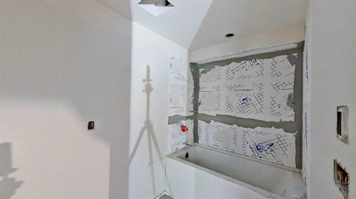 5616 Lodge Crescent Sw, Calgary, AB - Indoor