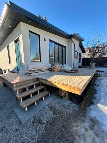 5616 Lodge Crescent Sw, Calgary, AB - Outdoor