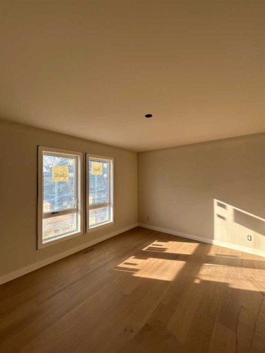 5616 Lodge Crescent Sw, Calgary, AB - Indoor Photo Showing Other Room