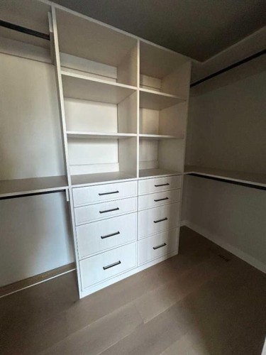 5616 Lodge Crescent Sw, Calgary, AB - Indoor With Storage