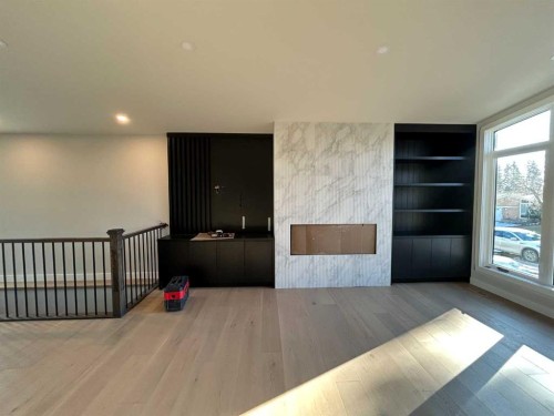 5616 Lodge Crescent Sw, Calgary, AB - Indoor Photo Showing Other Room