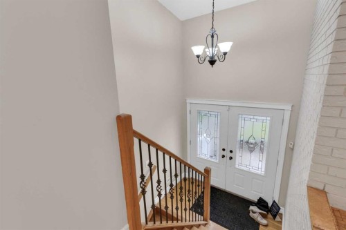 119 Cantrell Place Sw, Calgary, AB - Indoor Photo Showing Other Room