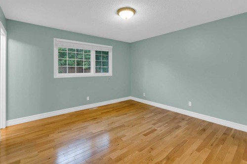 119 Cantrell Place Sw, Calgary, AB - Indoor Photo Showing Other Room