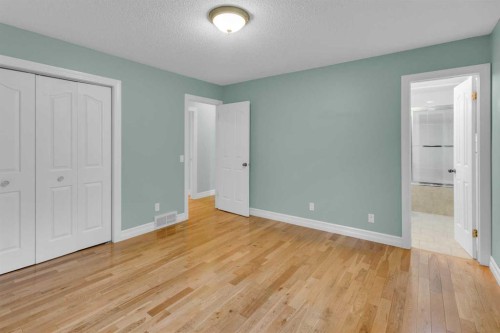 119 Cantrell Place Sw, Calgary, AB - Indoor Photo Showing Other Room