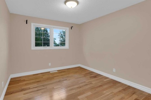 119 Cantrell Place Sw, Calgary, AB - Indoor Photo Showing Other Room