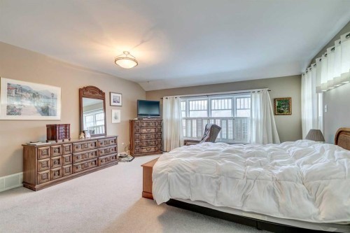 3028 1 Street Sw, Calgary, AB - Indoor Photo Showing Bedroom