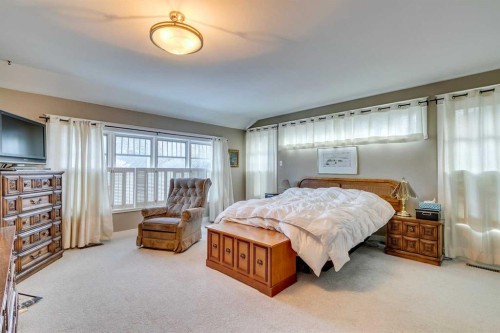 3028 1 Street Sw, Calgary, AB - Indoor Photo Showing Bedroom