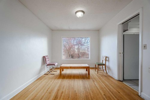 2472 Capitol Hill Crescent Nw, Calgary, AB - Indoor Photo Showing Other Room