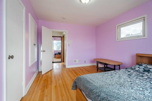 2472 Capitol Hill Crescent Nw, Calgary, AB - Indoor Photo Showing Bedroom