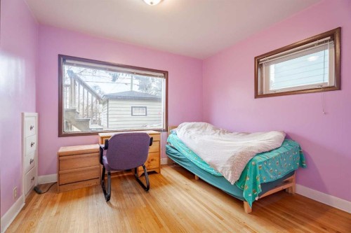 2472 Capitol Hill Crescent Nw, Calgary, AB - Indoor Photo Showing Bedroom