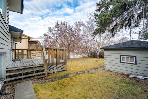 2472 Capitol Hill Crescent Nw, Calgary, AB - Outdoor