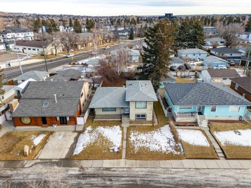 2472 Capitol Hill Crescent Nw, Calgary, AB - Outdoor