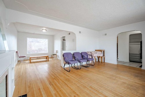 2472 Capitol Hill Crescent Nw, Calgary, AB - Indoor