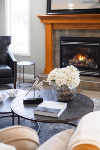 38 Simcoe Crescent Sw, Calgary, AB - Indoor Photo Showing Living Room With Fireplace