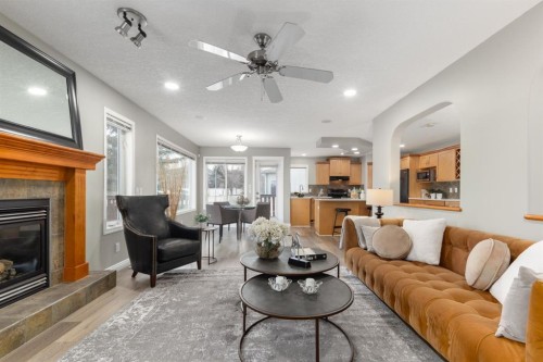 38 Simcoe Crescent Sw, Calgary, AB - Indoor Photo Showing Living Room With Fireplace