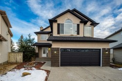 38 Simcoe Crescent SW Calgary, AB T3H 4K6
