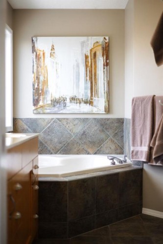 38 Simcoe Crescent Sw, Calgary, AB - Indoor Photo Showing Bathroom