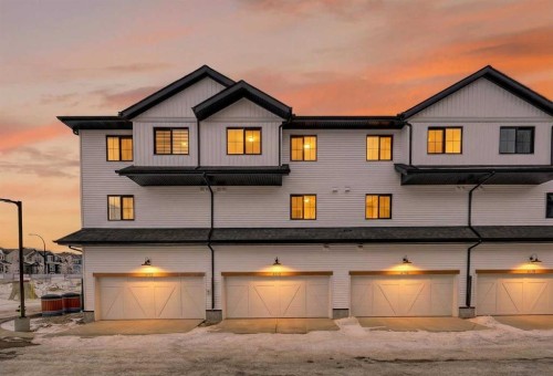 404-1750 Rangeview Drive Se, Calgary, AB - Outdoor