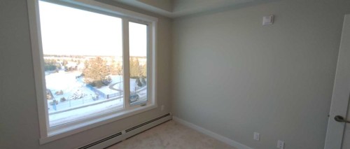 403-660 Shawnee Square Sw, Calgary, AB - Indoor Photo Showing Other Room