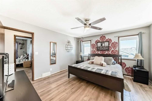 283 Highland Circle, Strathmore, AB - Indoor Photo Showing Bedroom
