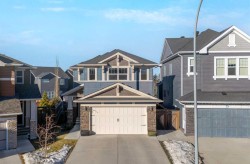 35 Cougar Ridge Place SW Calgary, AB T3H 0V3