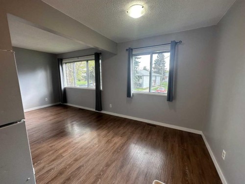 6323 59 Avenue, Red Deer, AB - Indoor Photo Showing Other Room