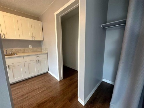 6323 59 Avenue, Red Deer, AB - Indoor