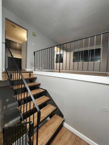 6323 59 Avenue, Red Deer, AB - Indoor Photo Showing Other Room