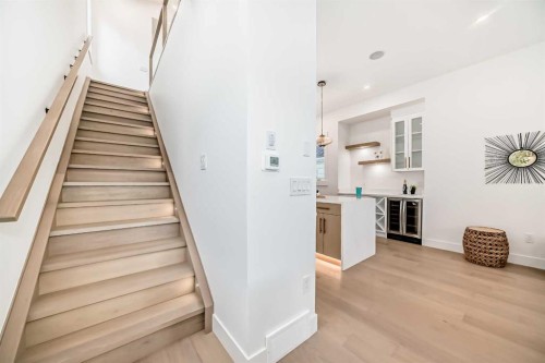 214 27 Avenue Nw, Calgary, AB - Indoor Photo Showing Other Room