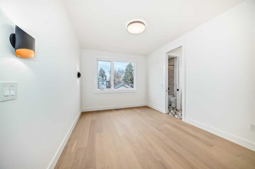 214 27 Avenue Nw, Calgary, AB - Indoor Photo Showing Other Room