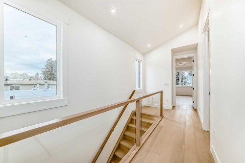 214 27 Avenue Nw, Calgary, AB - Indoor Photo Showing Other Room