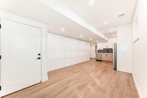 214 27 Avenue Nw, Calgary, AB - Indoor Photo Showing Other Room