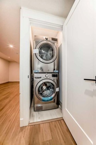 214 27 Avenue Nw, Calgary, AB - Indoor Photo Showing Laundry Room