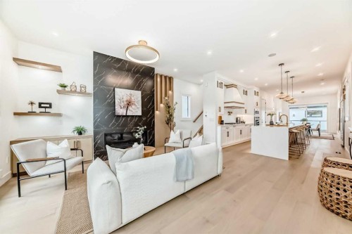 214 27 Avenue Nw, Calgary, AB - Indoor Photo Showing Living Room