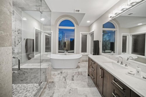 42 Woodhaven Crescent Sw, Calgary, AB - Indoor Photo Showing Bathroom