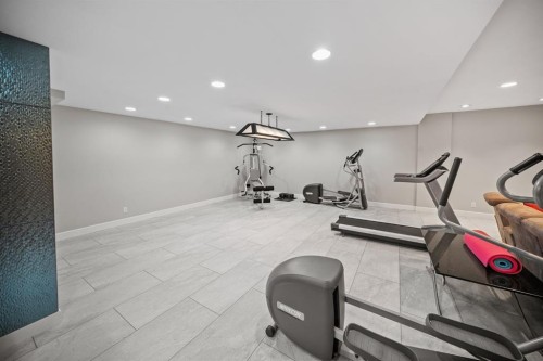 42 Woodhaven Crescent Sw, Calgary, AB - Indoor Photo Showing Gym Room